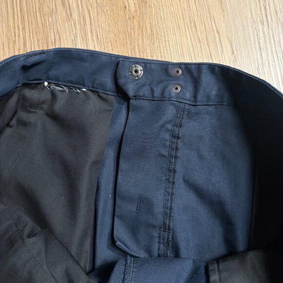 Arc’teryx A2B Chino Shorts navy blue 38 " waist XL 11" inseam - Picture 10 of 10